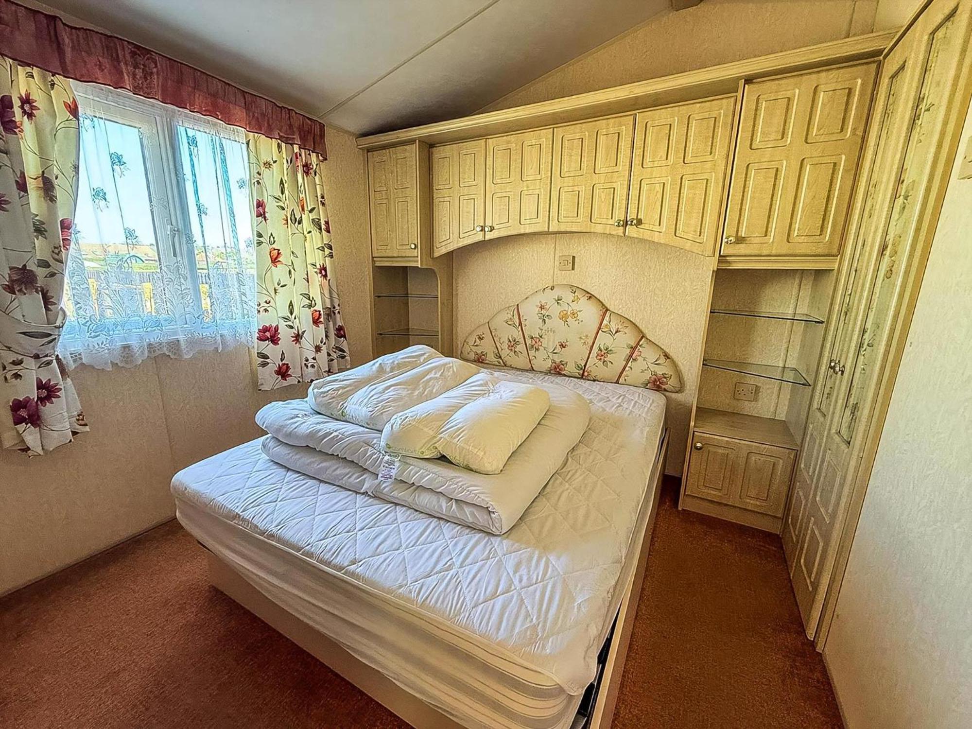 Great 6 Berth Caravan, Perfect For A In Ref 13007l Campsite